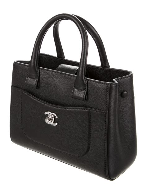 chanel neo executive tote